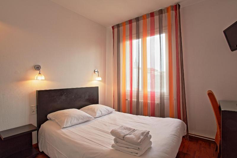 Double Room image 3