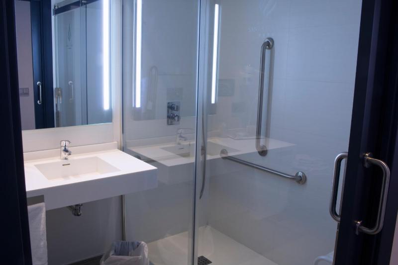 Double Room with Disability Access image 4