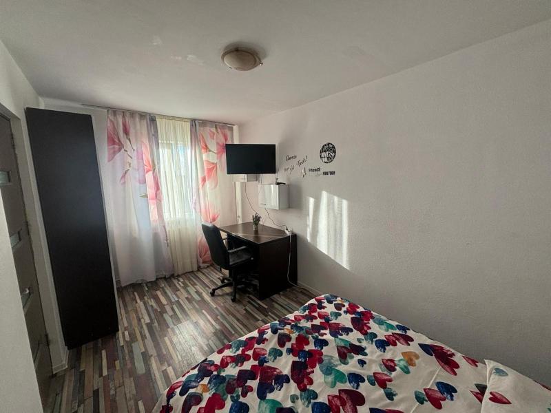 London Appartment - image 7