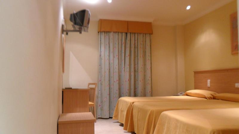 Triple Room image 4
