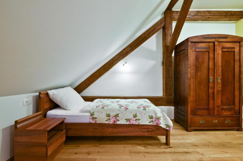 Standard Double Room image 3