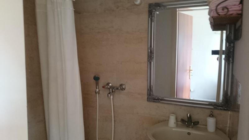 Studio Apartment image 2