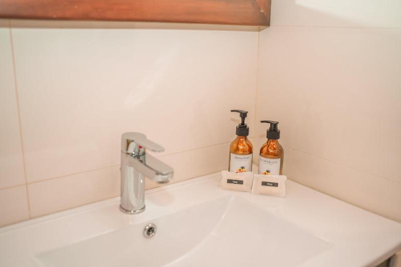Beach Club Bungalow Induruwa - image 9