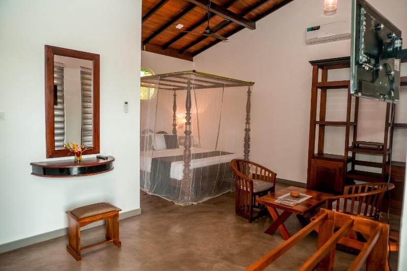 Beach Club Bungalow Induruwa - image 49