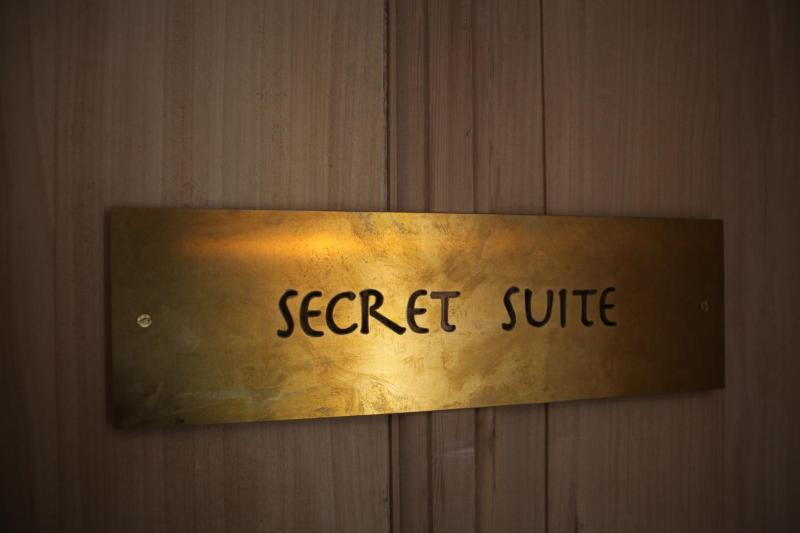 Deluxe Suite image 2