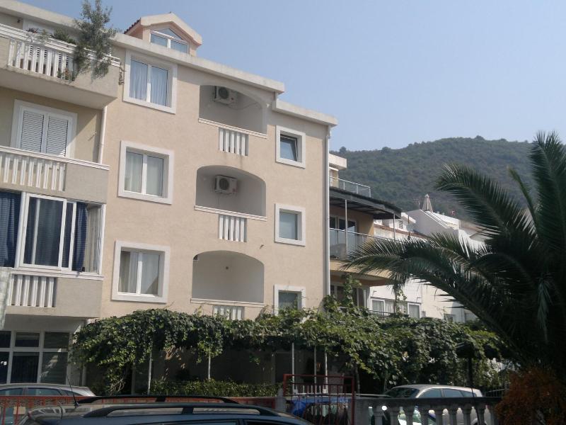 Hibiscus Guest House - image 10