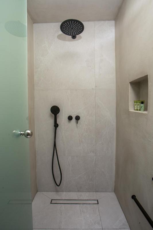 New Town Deluxe Loft - image 14