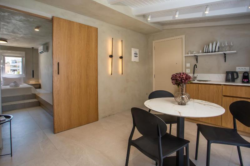 New Town Deluxe Loft - image 10