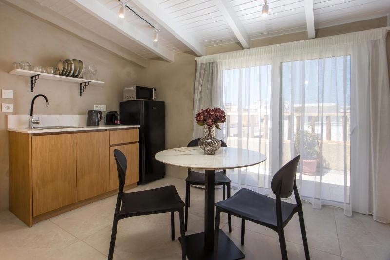 New Town Deluxe Loft - image 5