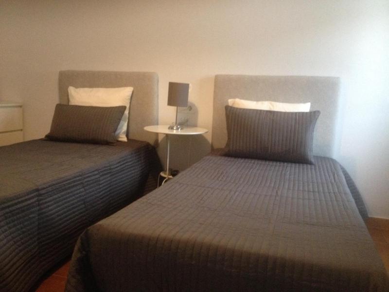 Comfort Twin Room image 3