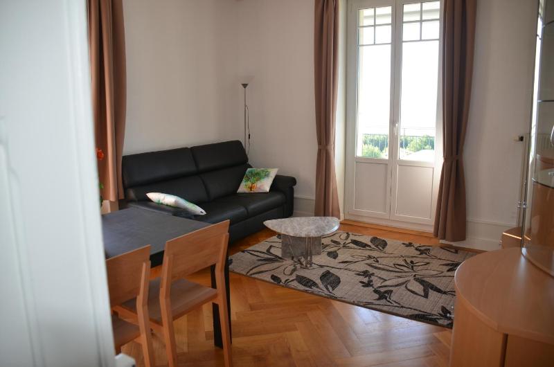 Appartement 2 Chambres avec Balcon - Vue sur Lac - 2ème Étage image 1