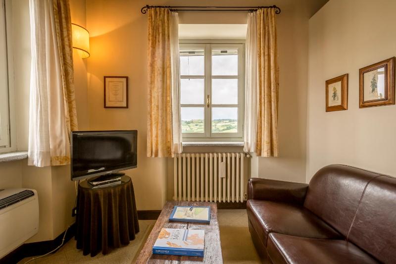 Double or Twin Room image 4