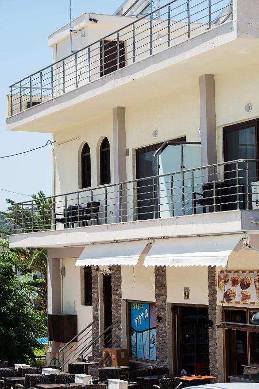 Deluxe Double Room with Balcony and Mountain View image 2
