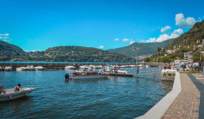 Central Apartment Caniggia 1 with Terrace in Como - image 17