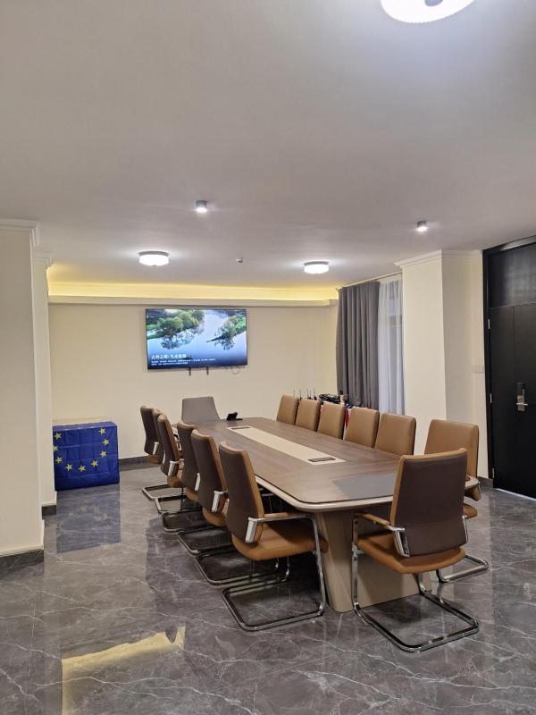 Point Central Hotel - image 13