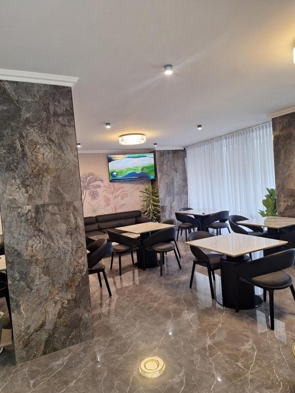 Point Central Hotel - image 11