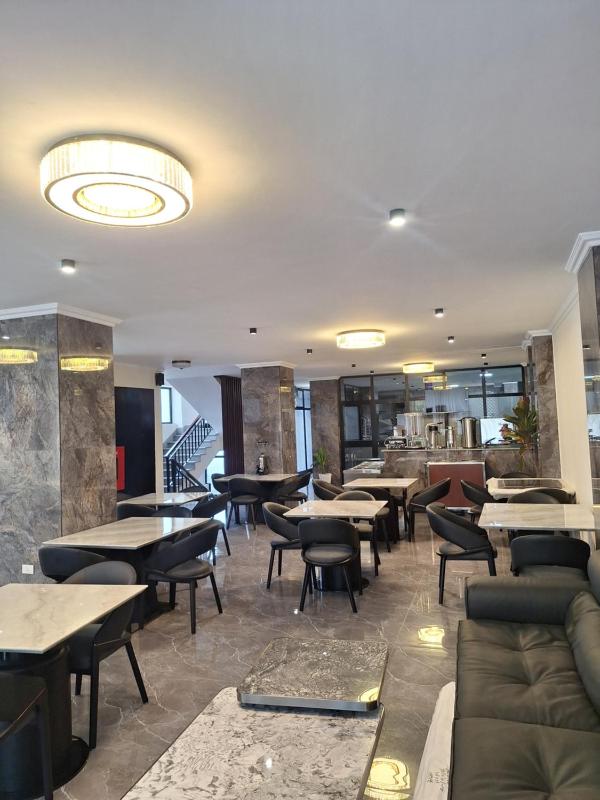 Point Central Hotel - image 14