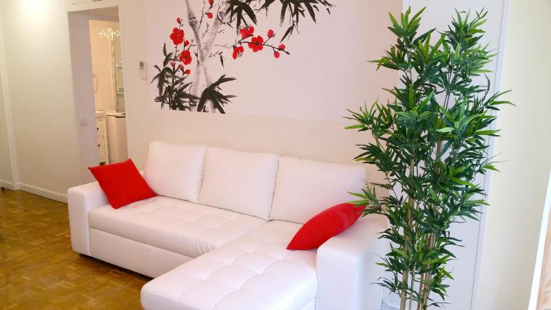 Luxury One-Bedroom Apartment image 3