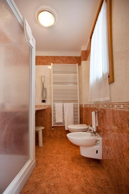 Classic Single Room with Balcony image 2