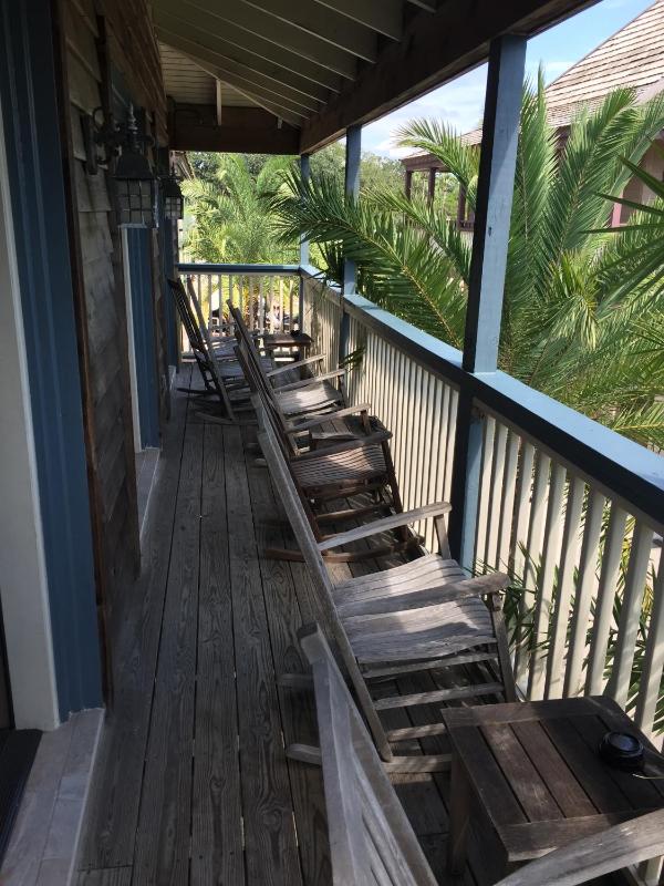 Deluxe King Room with Balcony image 3