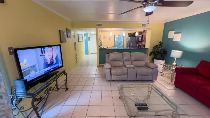 Island Condo 1st Floor Pool Patio condo - image 7