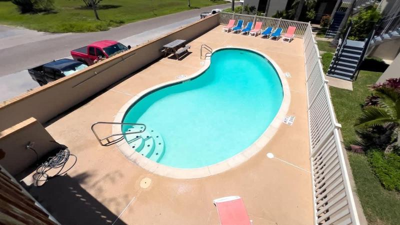 Island Condo 1st Floor Pool Patio condo - image 17
