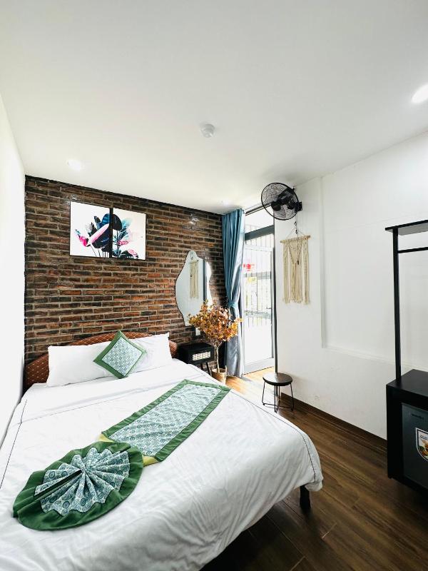 New World Hotel - image 15
