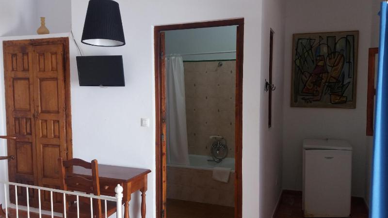 Superior Queen Room image 3