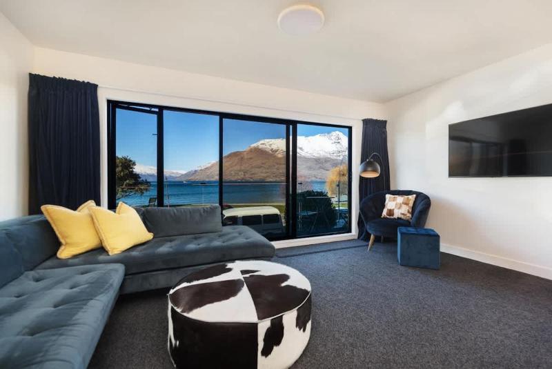 TAHUNA LAKEFRONT LUXURY Central Location - image 42
