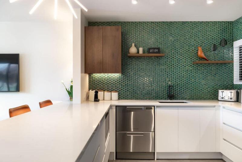 TAHUNA LAKEFRONT LUXURY Central Location - image 13