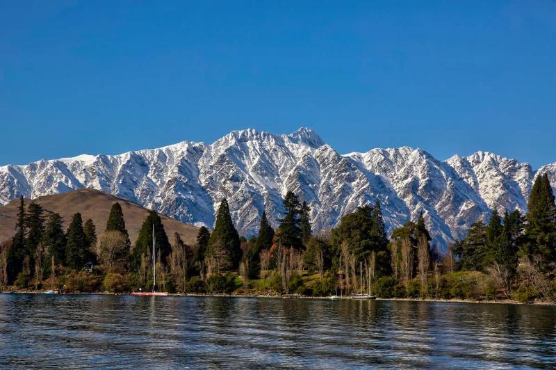 TAHUNA LAKEFRONT LUXURY Central Location - image 30