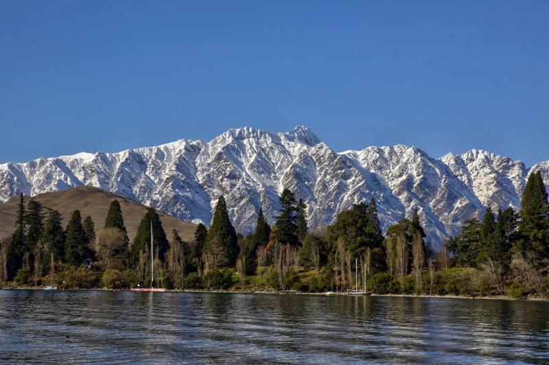 TAHUNA LAKEFRONT LUXURY Central Location - image 37