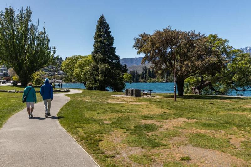 TAHUNA LAKEFRONT LUXURY Central Location - image 16