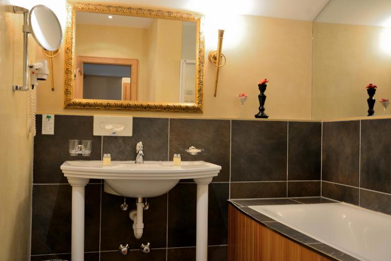 Gutshof Suite image 3