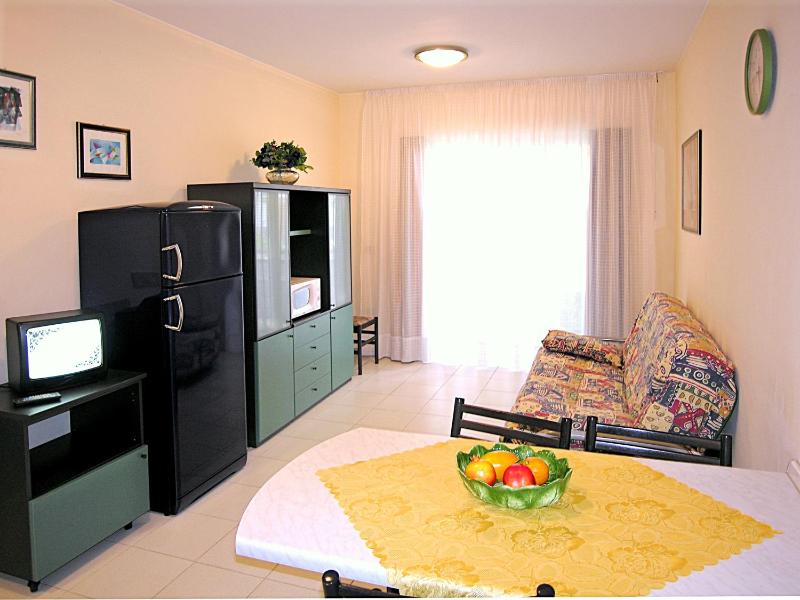 One-Bedroom Apartment image 1