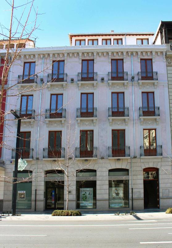 BiBo Suites Gran Vía - image 7