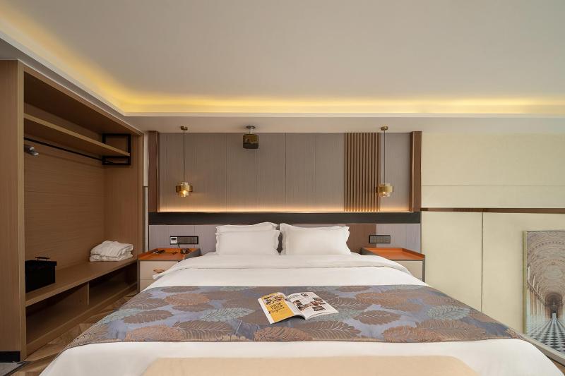 Ouchen International Sky River Hotel (Monument to the people's Liberation Pedestrian Street Store Chongqing) - image 8