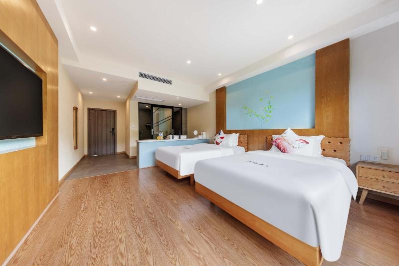 Zhangjiajie Peak&Cloud Retreat-signature coffee-Buffet breakfast-English support-Close to both the East Gate and the Central Gate - image 7
