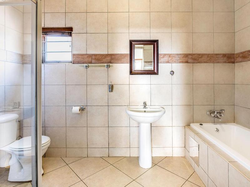 Schoongezich Guesthouse - image 6