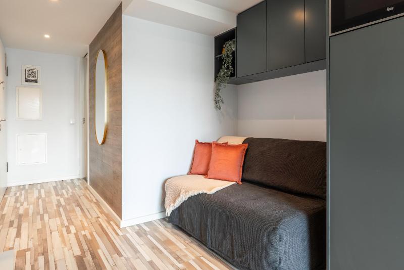 Host Wise - Amadeo Apartments - image 2