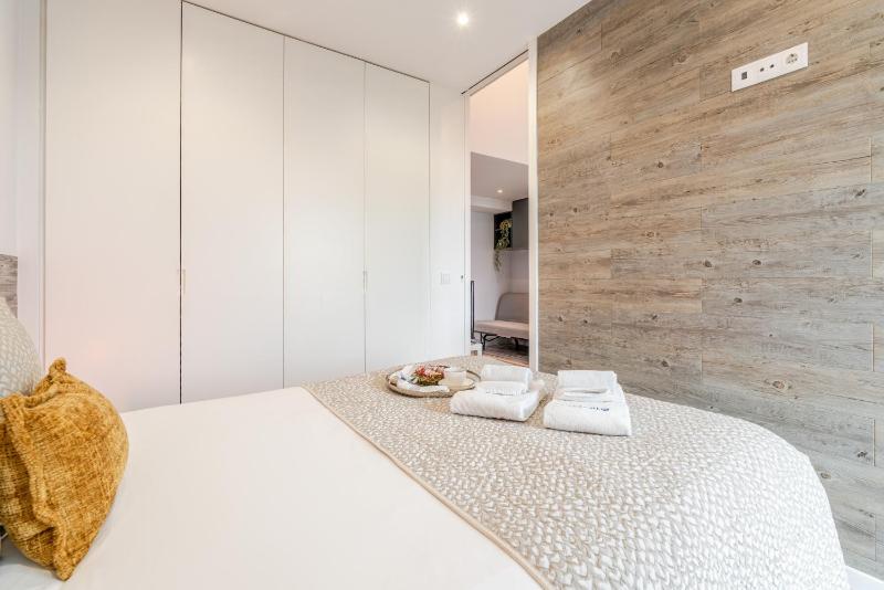 Host Wise - Amadeo Apartments - image 50