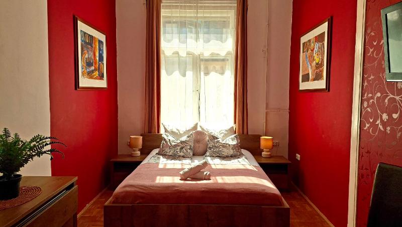 Black Sheep Budapest Smart Rooms - image 3