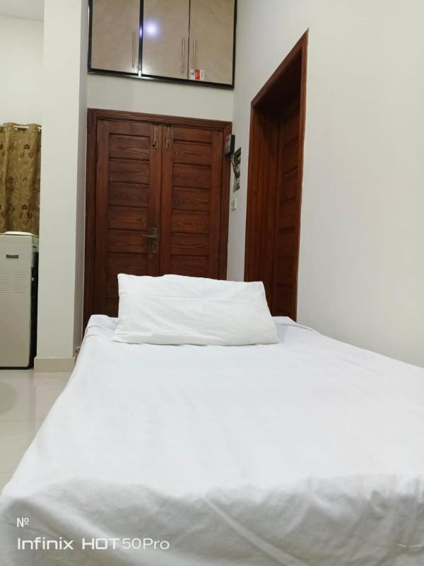 Street 7 Apartment - image 15