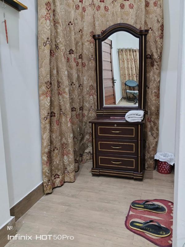 Street 7 Apartment - image 11