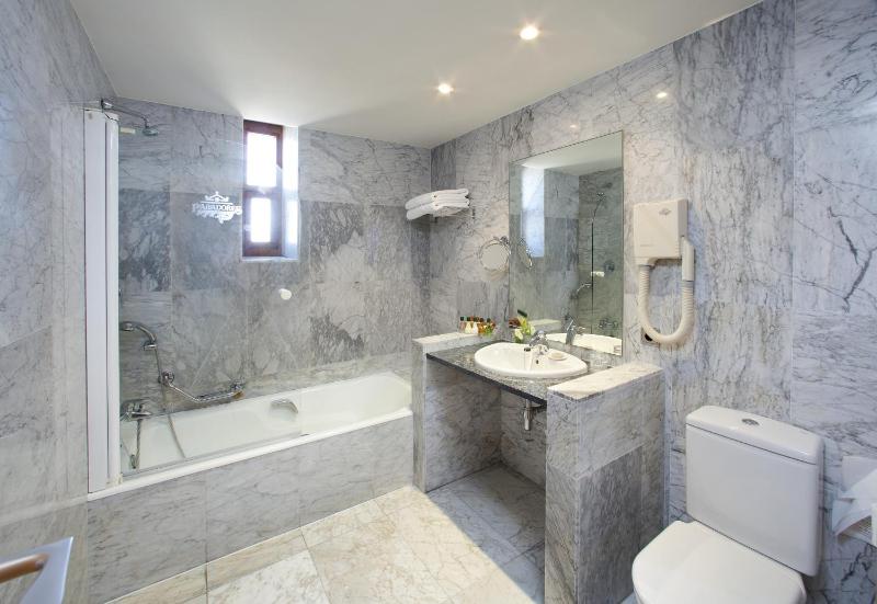 Standard Double Room image 2