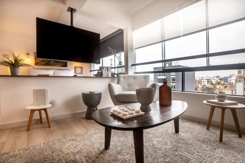 Enlightening 1BR in Miraflores - image 10