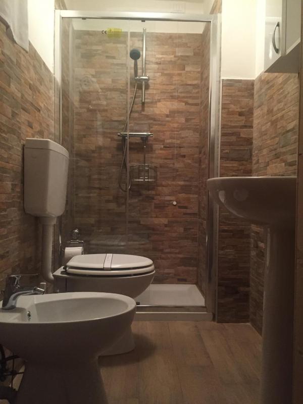Triple Room with Private Bathroom image 3