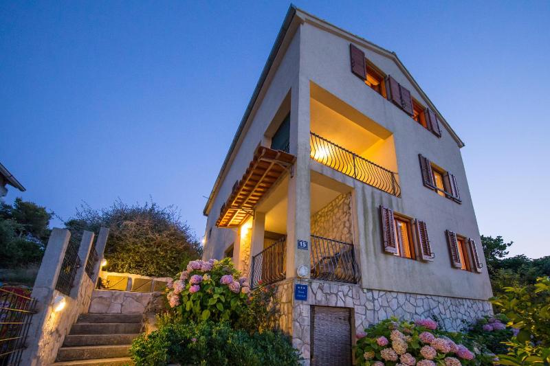 Apartment with Garden View image 2
