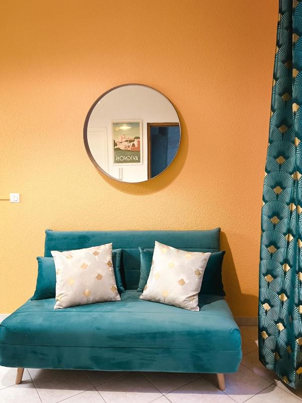 Charming apartment in the city center - image 8
