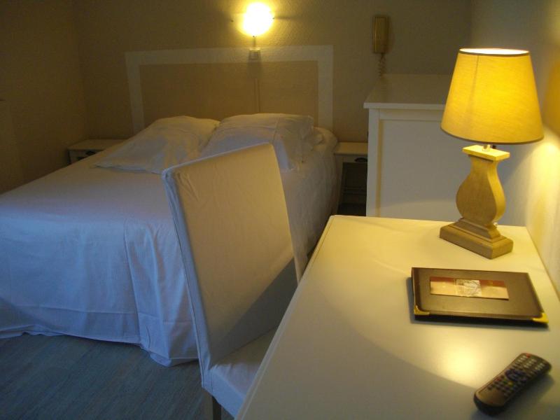 Double Room image 3